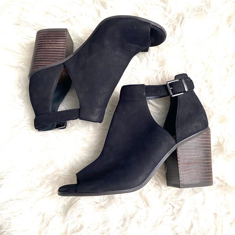 Arturo Chiang Black Peep Toe Strap Block Heels- Size 9 (see notes)