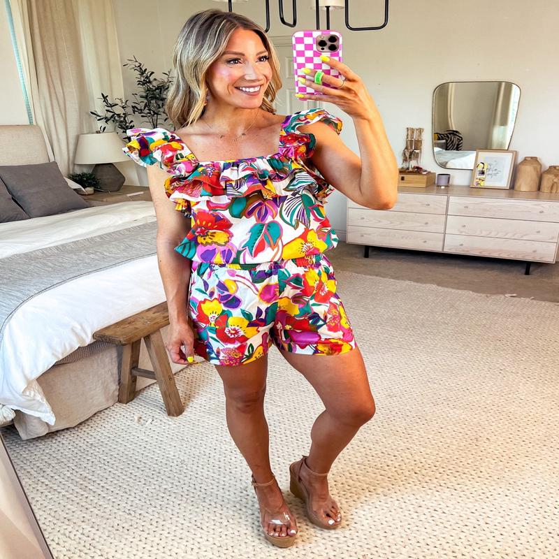 Entro Floral Shorts- Size S (sold out online, we have matching top)